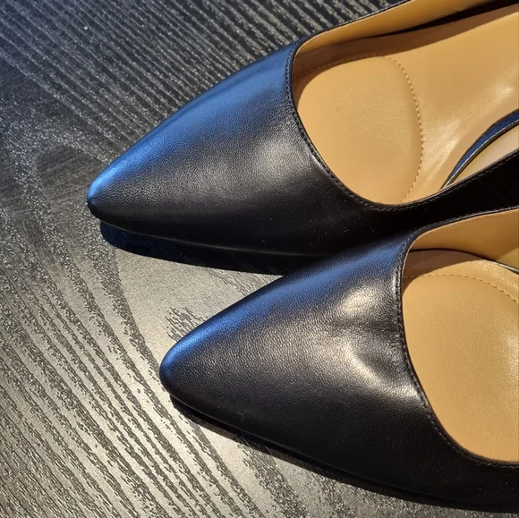 Black Heels - Picture 4 of 4